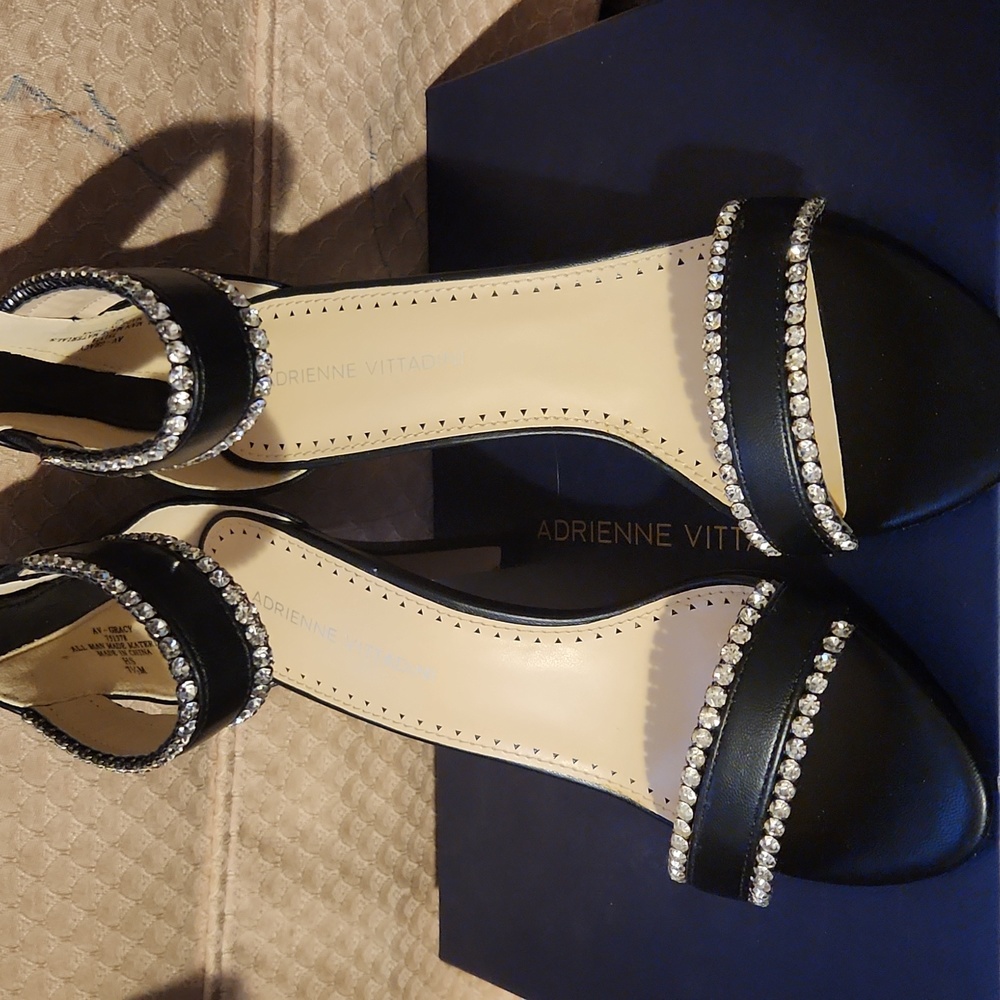 Adrienne Vittadini size 7 1/2  black bling heels